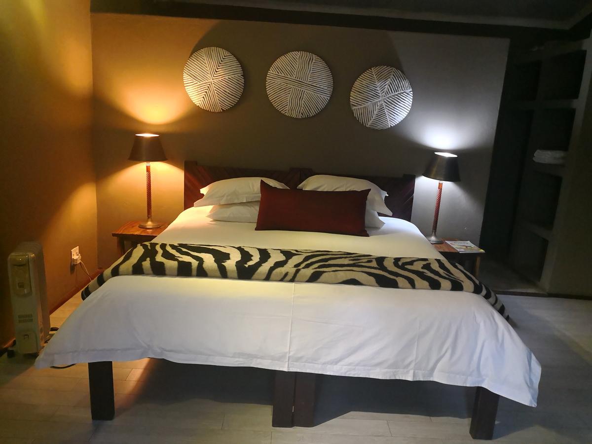 Touch Of Africa Lodge Lanseria Exteriör bild