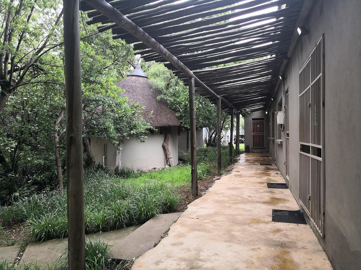 Touch Of Africa Lodge Lanseria Exteriör bild